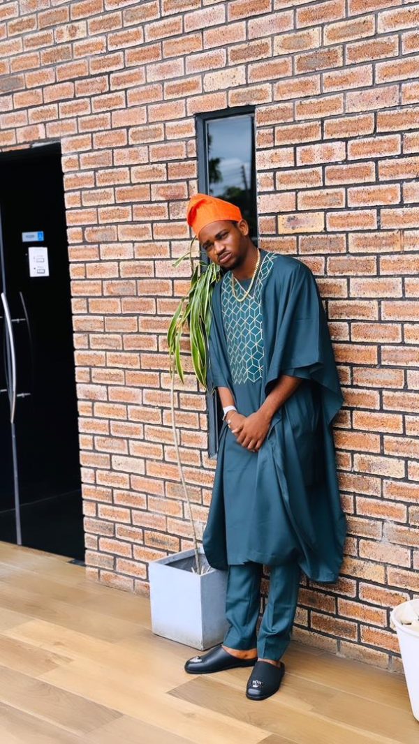 AGBADA 005